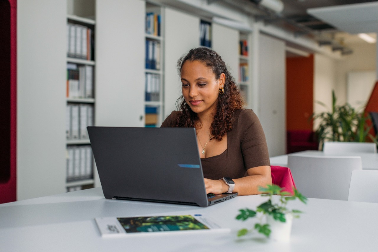 Naomi Berhane, Medien- und Kommunikationsmanagement, Macromedia University