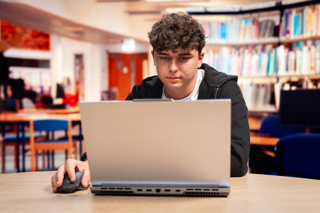 Mateusz K. studiază Inovații în Afaceri la Universitatea Economică din Cracovia