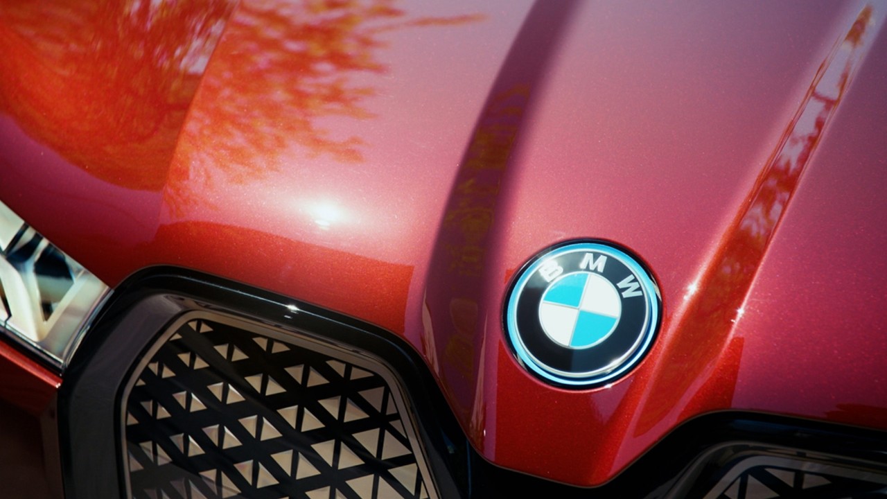 BMW 運用 AI 與 Microsoft Azure，進行電動車生產線品管