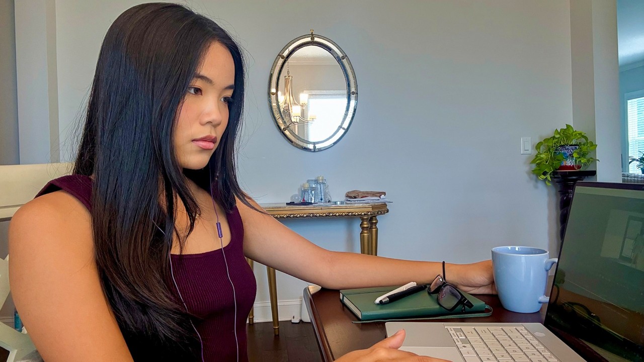 Julie H. - 整合設計與傳播媒體系 2026 年