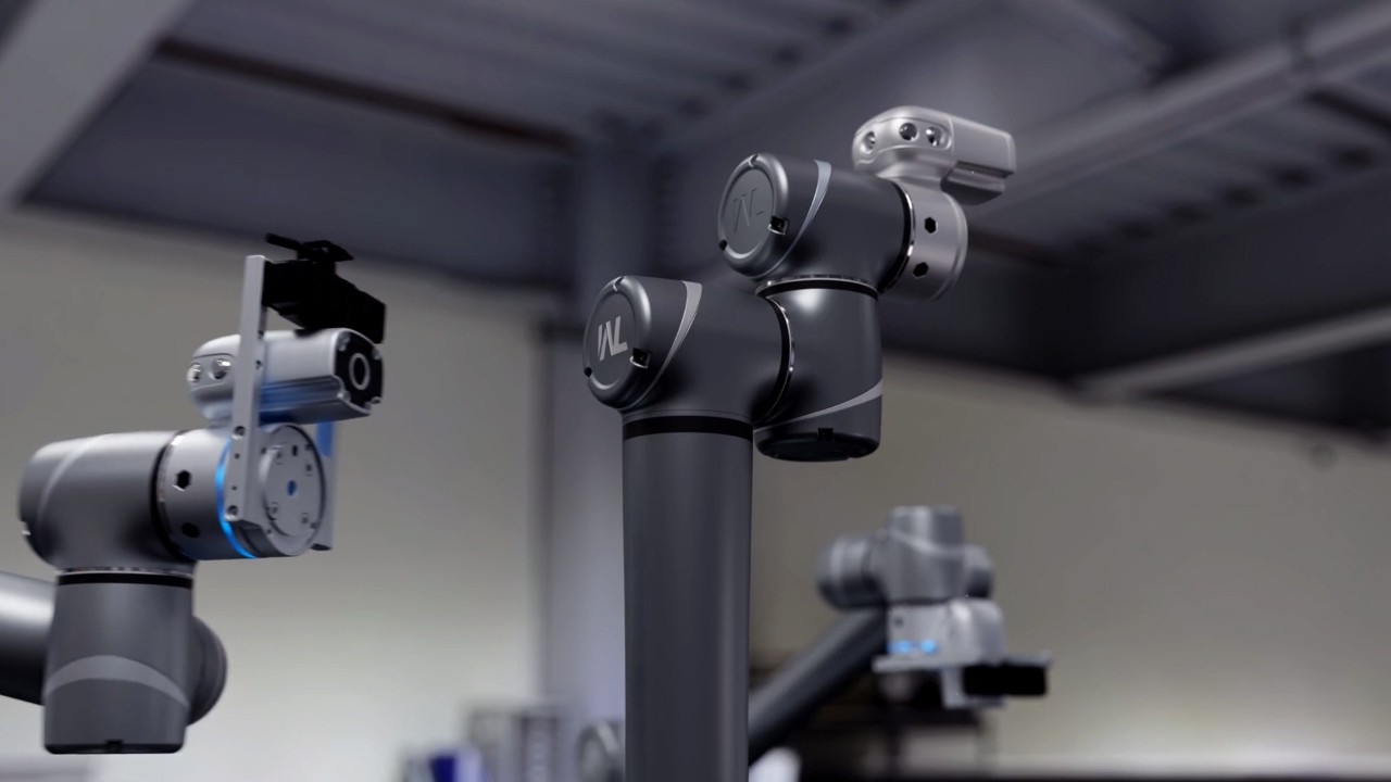 NVIDIA Isaac Sim™ to develop a custom digital twin application